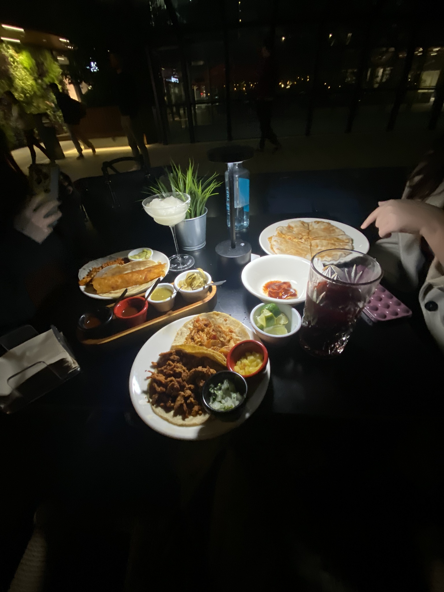 0FA312CF-A0F9-43A7-A3D5-0A43BF5F6864_1_102_o